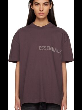 Essentials T‑Shirt in Plum